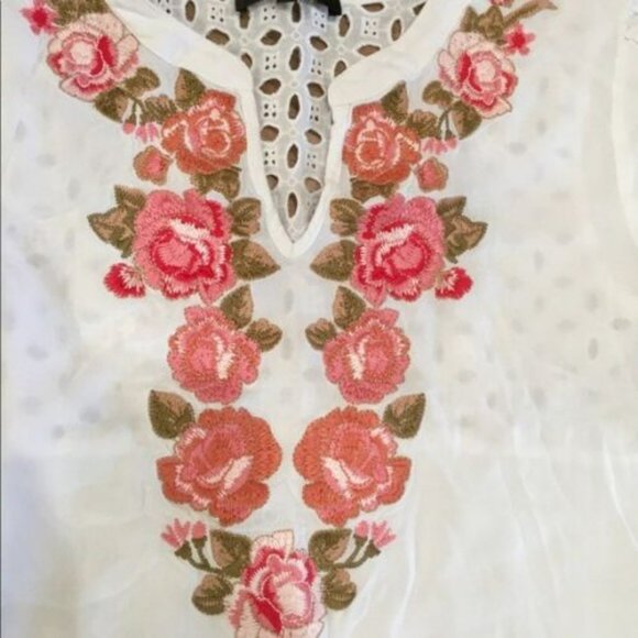 EUC Andree by Unit Beautiful Cream Embroidered Tunic Small - Picture 2 of 5